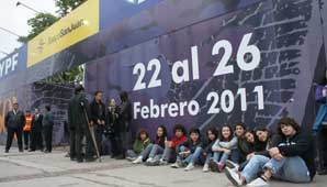 La gente disfruta de la tercera noche de la Fiesta del Sol La gente disfruta de la tercera noche de la Fiesta del Sol