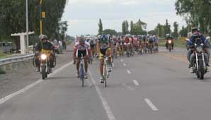 Cristian Clavero ganó la cuarta edición de la “Rutas del Vino” Cristian Clavero ganó la cuarta edición de la “Rutas del Vino”