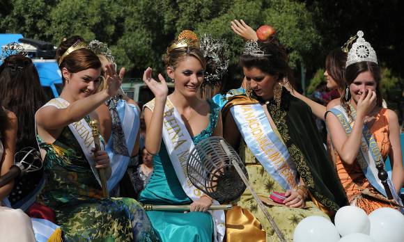 Después de tanto revuelo, al final fueron la Reina y la Virreina del Sol Después de tanto revuelo, al final fueron la Reina y la Virreina del Sol