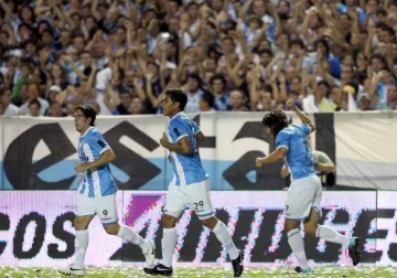 Ganó a lo Racing y es líder Ganó a lo Racing y es líder