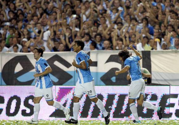 Ganó a lo Racing y es líder Ganó a lo Racing y es líder