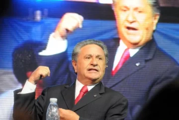 Los asuntos que Duhalde encarará como abogado Los asuntos que Duhalde encarará como abogado