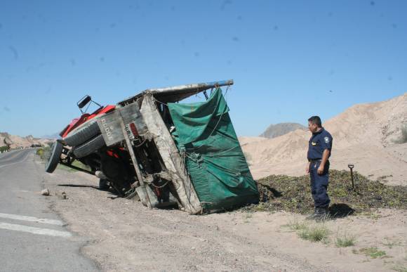 Pinchó, paró y luego volcó Pinchó, paró y luego volcó