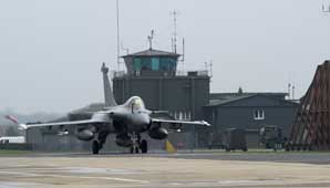 Francia bombardea Libia Francia bombardea Libia