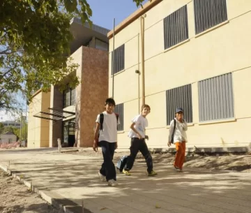 Secundarios: aún hay más de 100 chicos sin escuela Secundarios: aún hay más de 100 chicos sin escuela