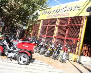 En un golpe en la madrugada, roban 13 motos por $80.000 En un golpe en la madrugada, roban 13 motos por $80.000