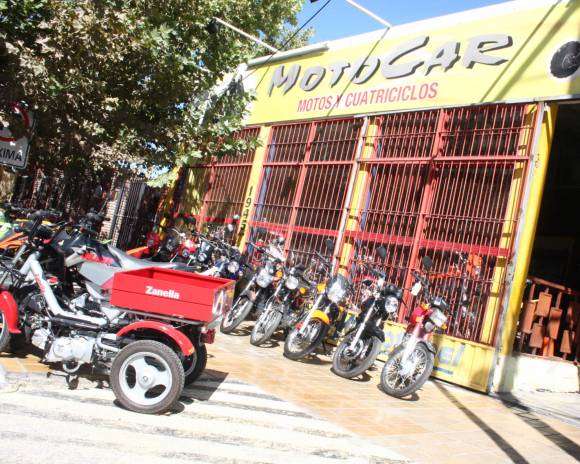 En un golpe en la madrugada, roban 13 motos por $80.000 En un golpe en la madrugada, roban 13 motos por $80.000