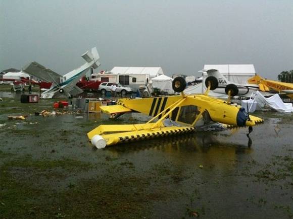 EEUU: Fuerte tornado EEUU: Fuerte tornado