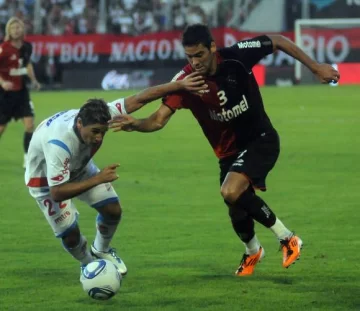 Newell’s empató con Arsenal en un intenso duelo Newell’s empató con Arsenal en un intenso duelo