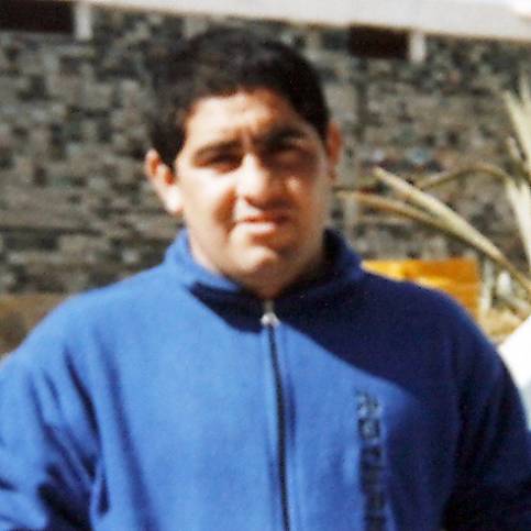 Chocó a un auto estacionado y no tuvo escapatoria Chocó a un auto estacionado y no tuvo escapatoria