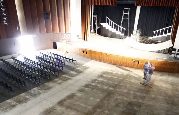 Teatro Sarmiento: Al desnudo, para lucir como nuevo Teatro Sarmiento: Al desnudo, para lucir como nuevo