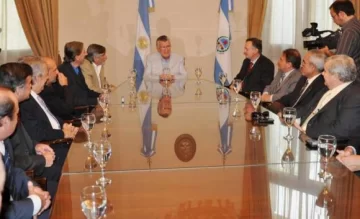 Cruce en Rawson por el alumbrado Cruce en Rawson por el alumbrado