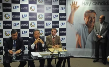 Duhalde ya es candidato presidencial Duhalde ya es candidato presidencial