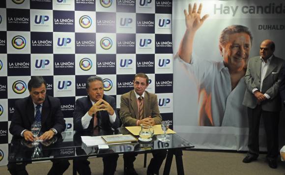 Duhalde ya es candidato presidencial Duhalde ya es candidato presidencial