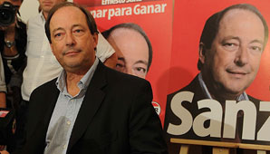 Ernesto Sanz se bajó de la candidatura presidencial Ernesto Sanz se bajó de la candidatura presidencial