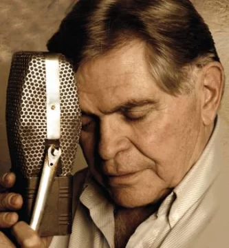 Rony Vargas: “En el micrófono descargo lo que pienso y sueño” Rony Vargas: “En el micrófono descargo lo que pienso y sueño”