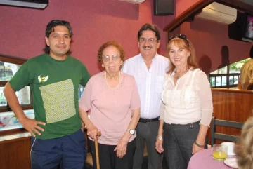 Cumple de Rosario Cocinero de Quiroz Cumple de Rosario Cocinero de Quiroz