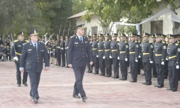 Entrega de trajes y sables Entrega de trajes y sables