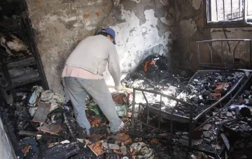 Buscó calor en un ladrillo y se le quemó toda la casa Buscó calor en un ladrillo y se le quemó toda la casa