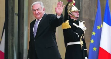 Strauss-Kahn: la mucama fue a declarar a la policía Strauss-Kahn: la mucama fue a declarar a la policía