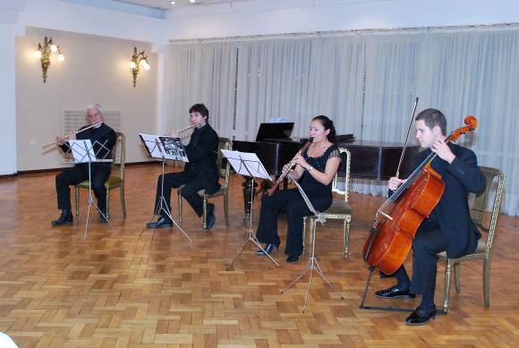 Presentación de un CD especial Presentación de un CD especial