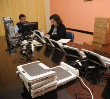 Netbooks: la mitad de las escuelas aún no las puede utilizar Netbooks: la mitad de las escuelas aún no las puede utilizar