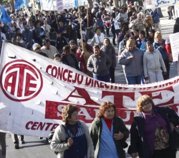 Protesta de ATE con fuerte movilización Protesta de ATE con fuerte movilización