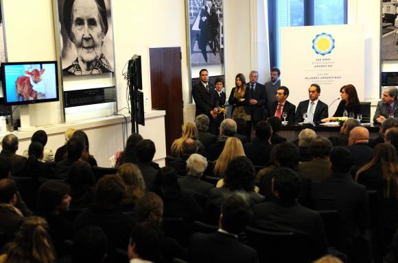 Clonaron una vaca para que produzca leche maternizada Clonaron una vaca para que produzca leche maternizada