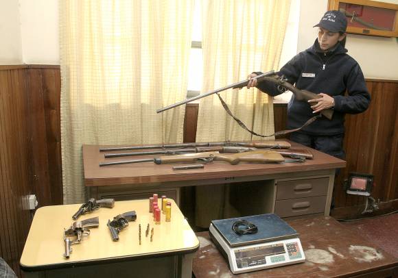 ¿Dos sospechosos alquilaban armas a los delincuentes? ¿Dos sospechosos alquilaban armas a los delincuentes?