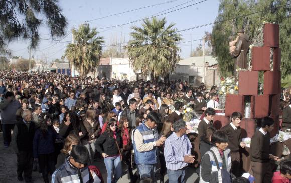 Procesión con lleno total Procesión con lleno total
