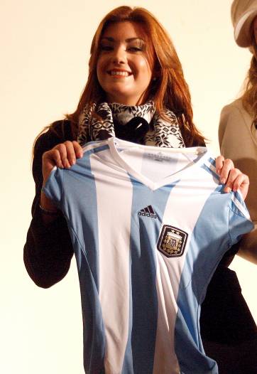 Cecilia Yañez, la candidata local a Miss Universo Cecilia Yañez, la candidata local a Miss Universo