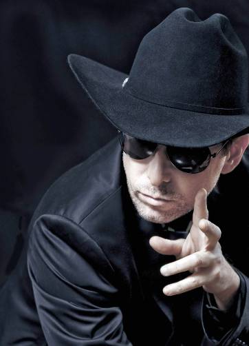 El Salmón mordió el anzuelo El Salmón mordió el anzuelo