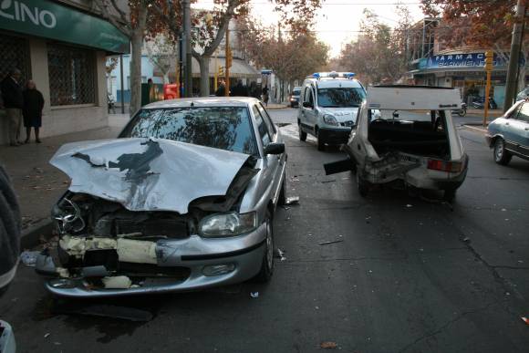 Impresionante choque múltiple Impresionante choque múltiple