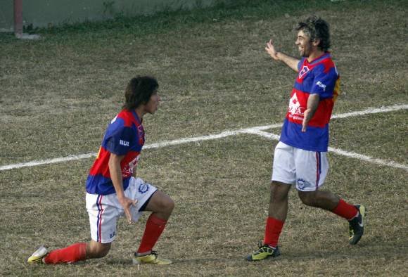 La Villa ganó y llegó a la cima La Villa ganó y llegó a la cima