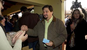 Los primeros cómputos dicen que Closs es reelegido Los primeros cómputos dicen que Closs es reelegido