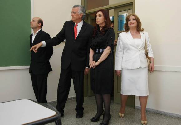 Gioja invitó a Cristina para fines de agosto Gioja invitó a Cristina para fines de agosto