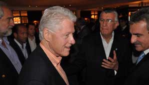 Gioja almorzó con Clinton Gioja almorzó con Clinton