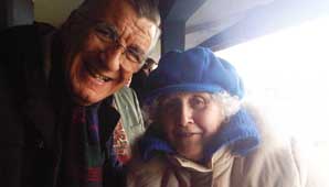 Gioja estuvo con la mamá de CFK en el estadio del Lobo Gioja estuvo con la mamá de CFK en el estadio del Lobo