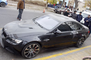 Dejan frente a la policía el BMW que jaquea a Benedetti Dejan frente a la policía el BMW que jaquea a Benedetti