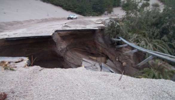 Una avalancha de ceniza volcánica destruyó paso fronterizo a Chile Una avalancha de ceniza volcánica destruyó paso fronterizo a Chile