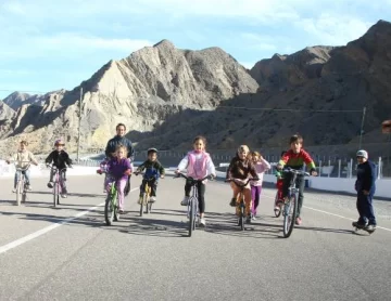 Una pista abierta para divertirse en bicis y patinetas Una pista abierta para divertirse en bicis y patinetas