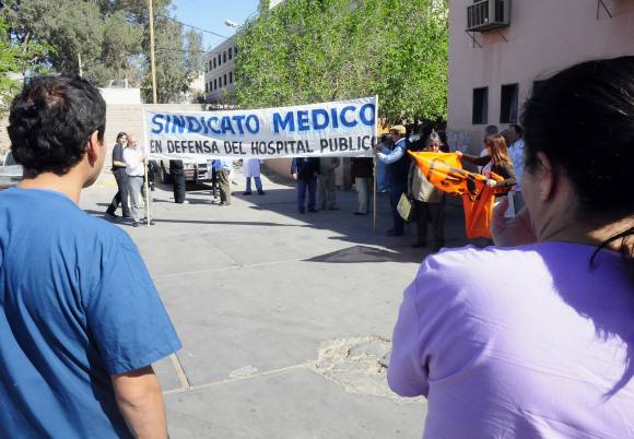 Gioja aseguró que los contratados no concursarán su cargo Gioja aseguró que los contratados no concursarán su cargo