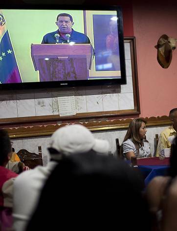 Chávez tiene cáncer Chávez tiene cáncer