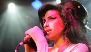 Amy Winehouse fue encontrada muerta en su casa en Londres Amy Winehouse fue encontrada muerta en su casa en Londres