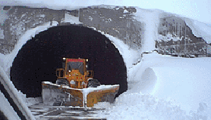 Fuertes vientos no dejan abrir el “Cristo Redentor” Fuertes vientos no dejan abrir el “Cristo Redentor”
