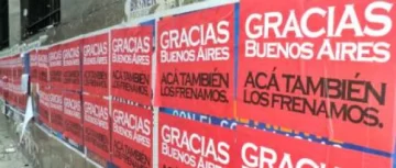 Afiches anónimos celebran la derrota K porteña Afiches anónimos celebran la derrota K porteña