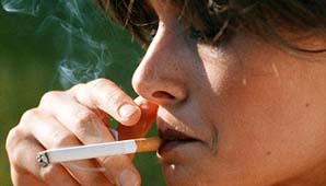 Fumar, peor para ellas Fumar, peor para ellas