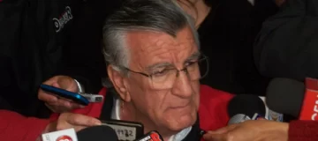 José Luis Gioja, feliz por el apoyo de la gente y por la cantidad de personas que concurrieron a votar José Luis Gioja, feliz por el apoyo de la gente y por la cantidad de personas que concurrieron a votar