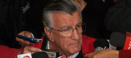 José Luis Gioja, feliz por el apoyo de la gente y por la cantidad de personas que concurrieron a votar José Luis Gioja, feliz por el apoyo de la gente y por la cantidad de personas que concurrieron a votar