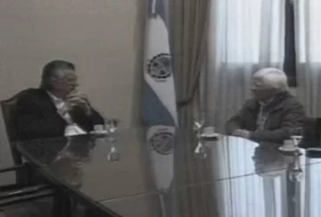 Gioja aseguró al padre de Muñoz que seguirán con la investigación Gioja aseguró al padre de Muñoz que seguirán con la investigación